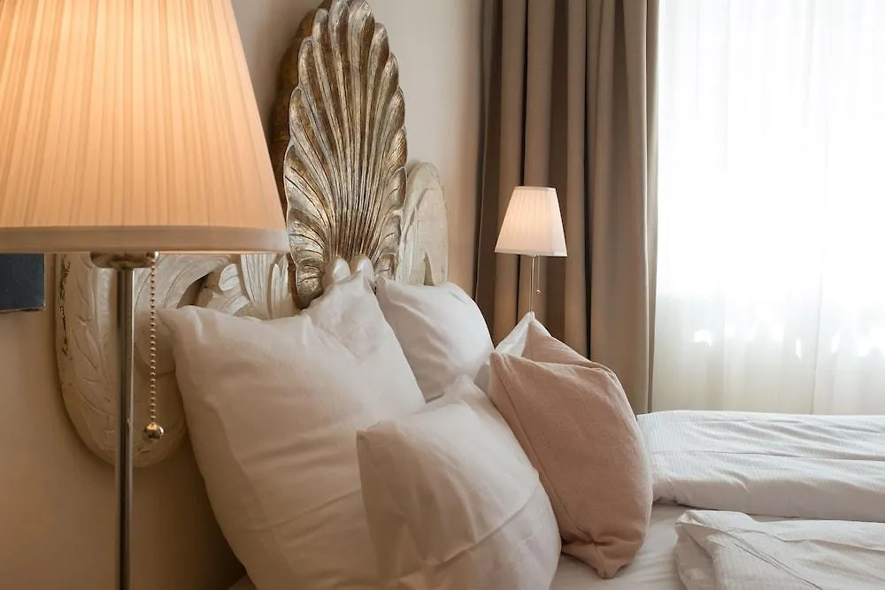 Boutiquehotel Amadeus Зальцбург 4*,